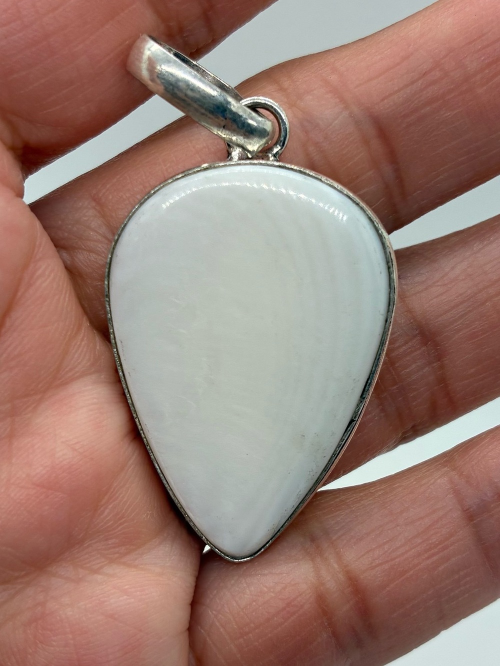PEARL SHELL PENDANT